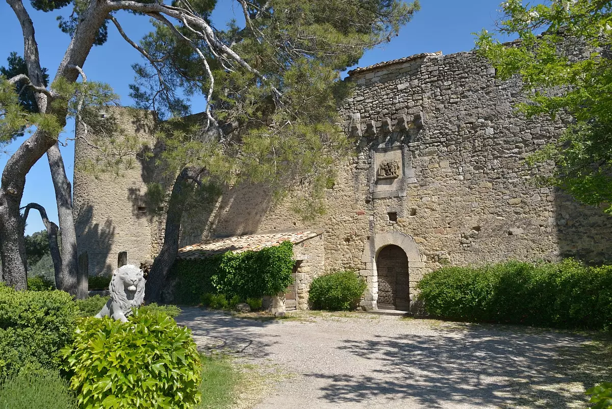 49T-chateau-menerbes