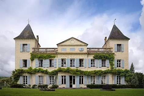 Castle rental in the Garonne 